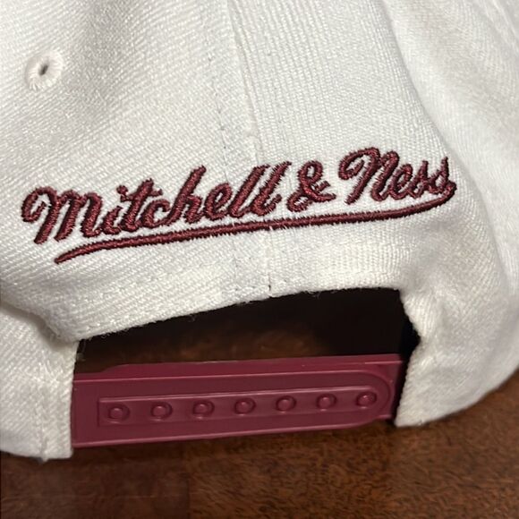 🔥🏀 CLEVELAND CAVALIERS NBA Mitchell & Ness Snapback Hat - NEW never Worn 🏀🔥 - Picture 5 of 9
